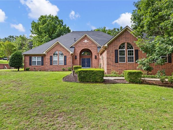 115 Hillcrest Drive , Russellville, AR 72802