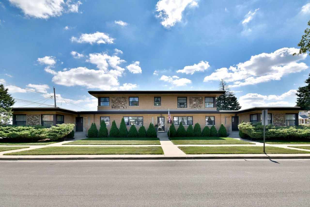 7315 W DICKENS Avenue, Elmwood Park, IL 60707