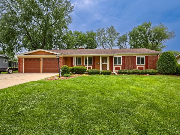 104 Sharon Lane , North Aurora, IL 60542