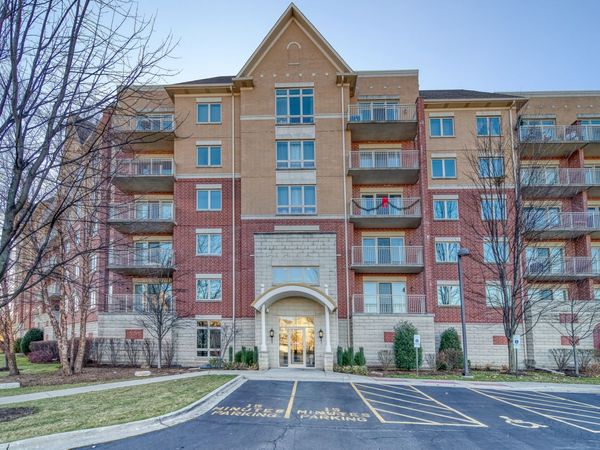 8300 Concord Drive , Unit 211, Morton Grove, IL 60053