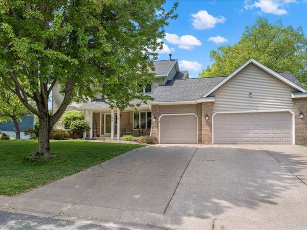 139 Ridge Way , Mahtomedi, MN 55115