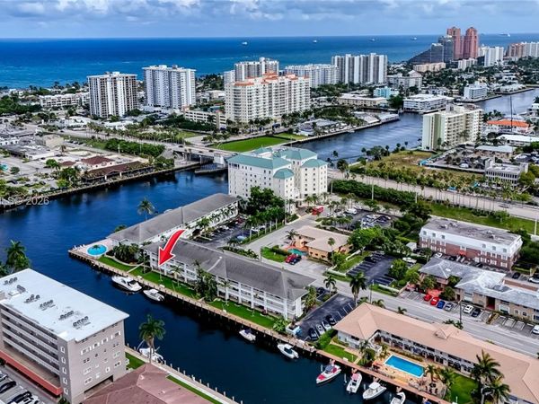 2881 NE 32nd St, Unit 111, Fort Lauderdale, FL 33306