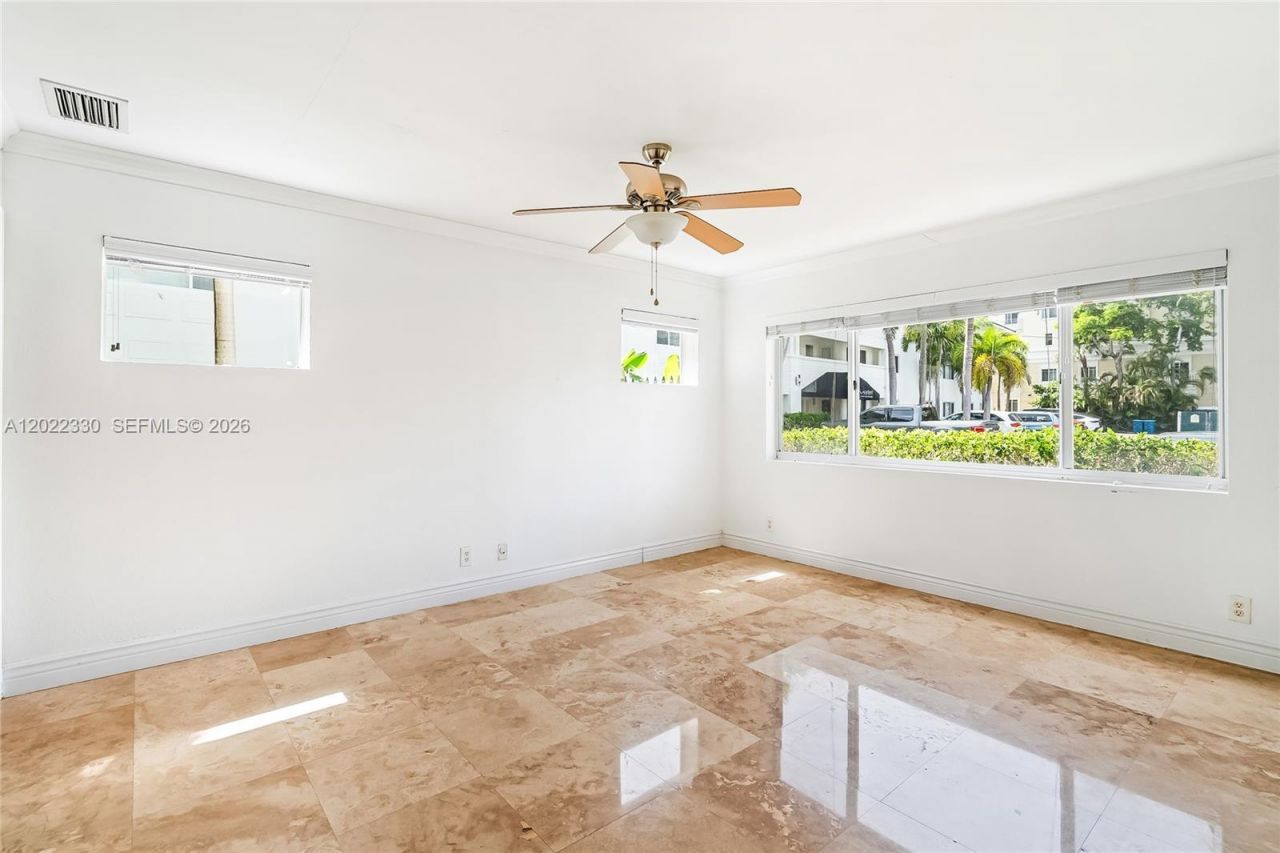 2881 NE 32nd St, Unit 111, Fort Lauderdale, FL 33306 Photo