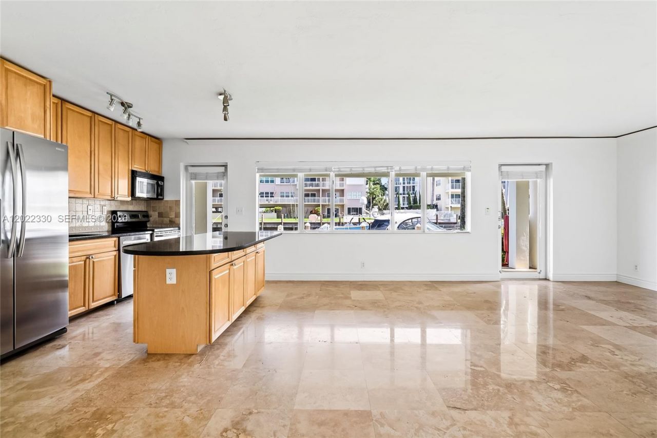 2881 NE 32nd St, Unit 111, Fort Lauderdale, FL 33306 Photo