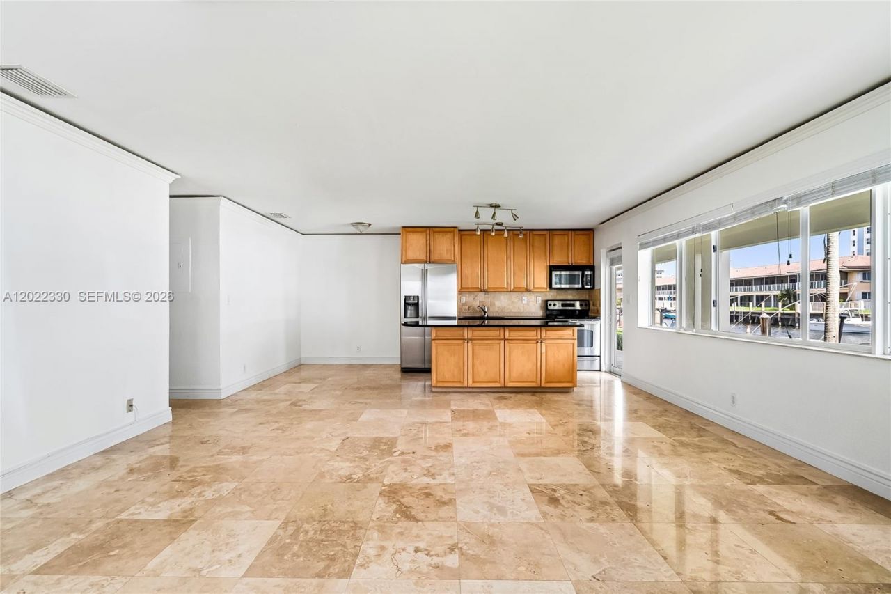 2881 NE 32nd St, Unit 111, Fort Lauderdale, FL 33306 Photo