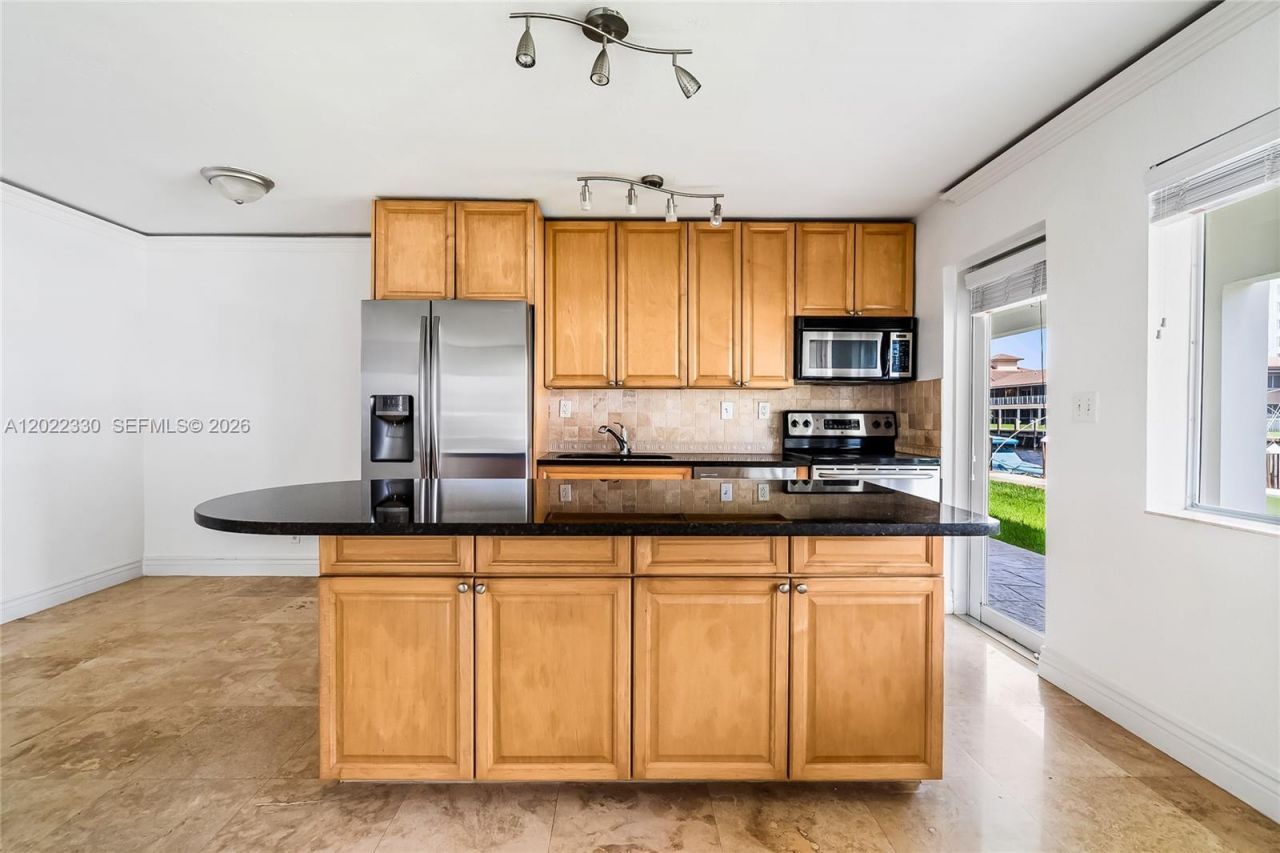 2881 NE 32nd St, Unit 111, Fort Lauderdale, FL 33306 Photo