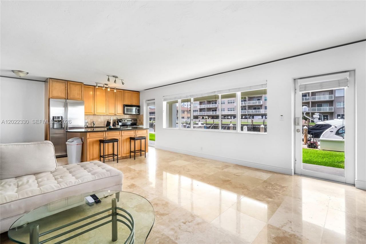2881 NE 32nd St, Unit 111, Fort Lauderdale, FL 33306 Photo