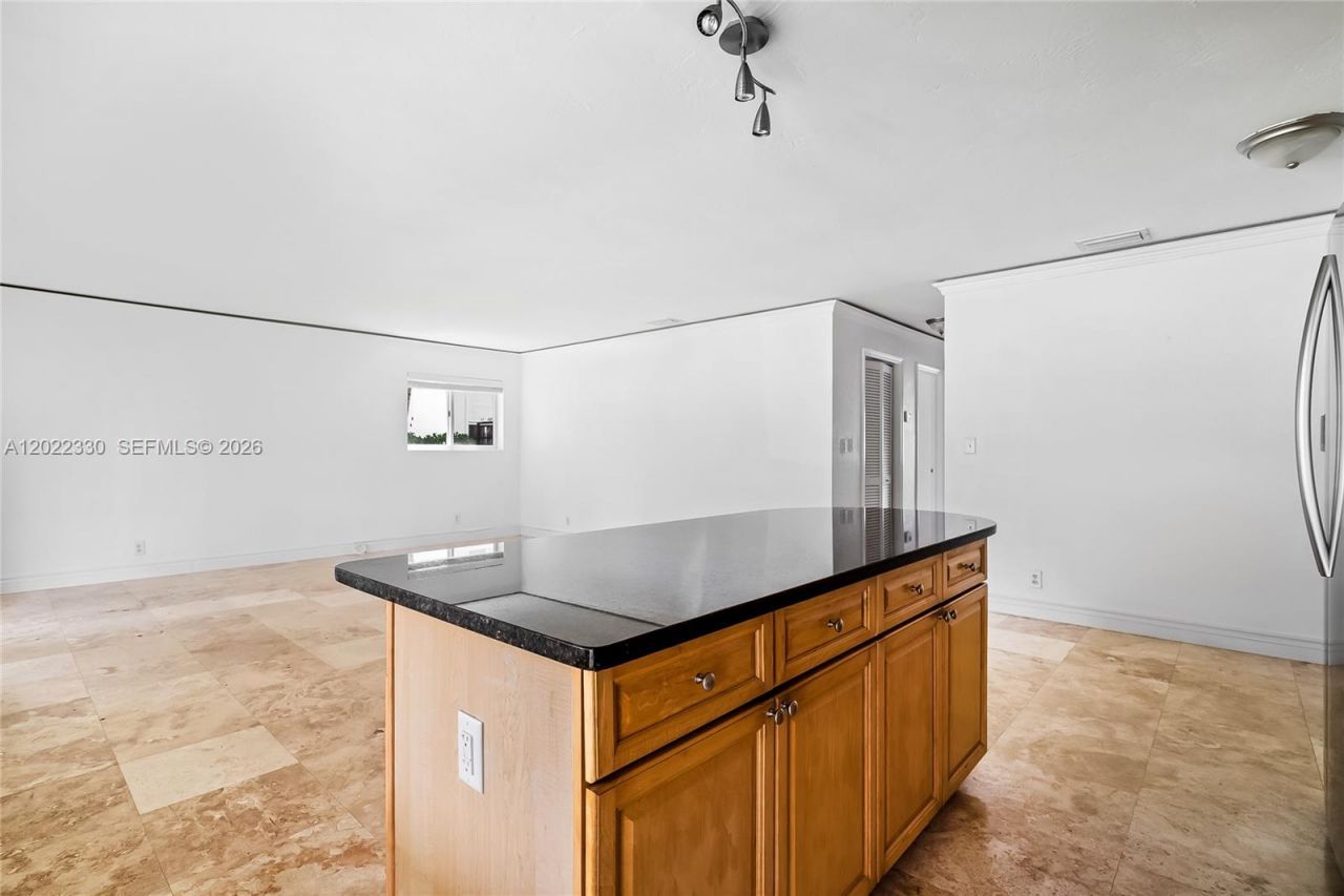 2881 NE 32nd St, Unit 111, Fort Lauderdale, FL 33306 Photo