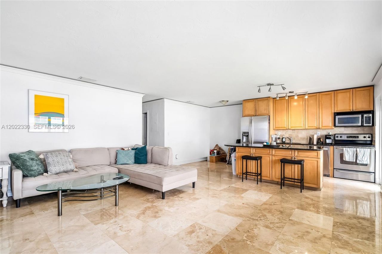 2881 NE 32nd St, Unit 111, Fort Lauderdale, FL 33306 Photo