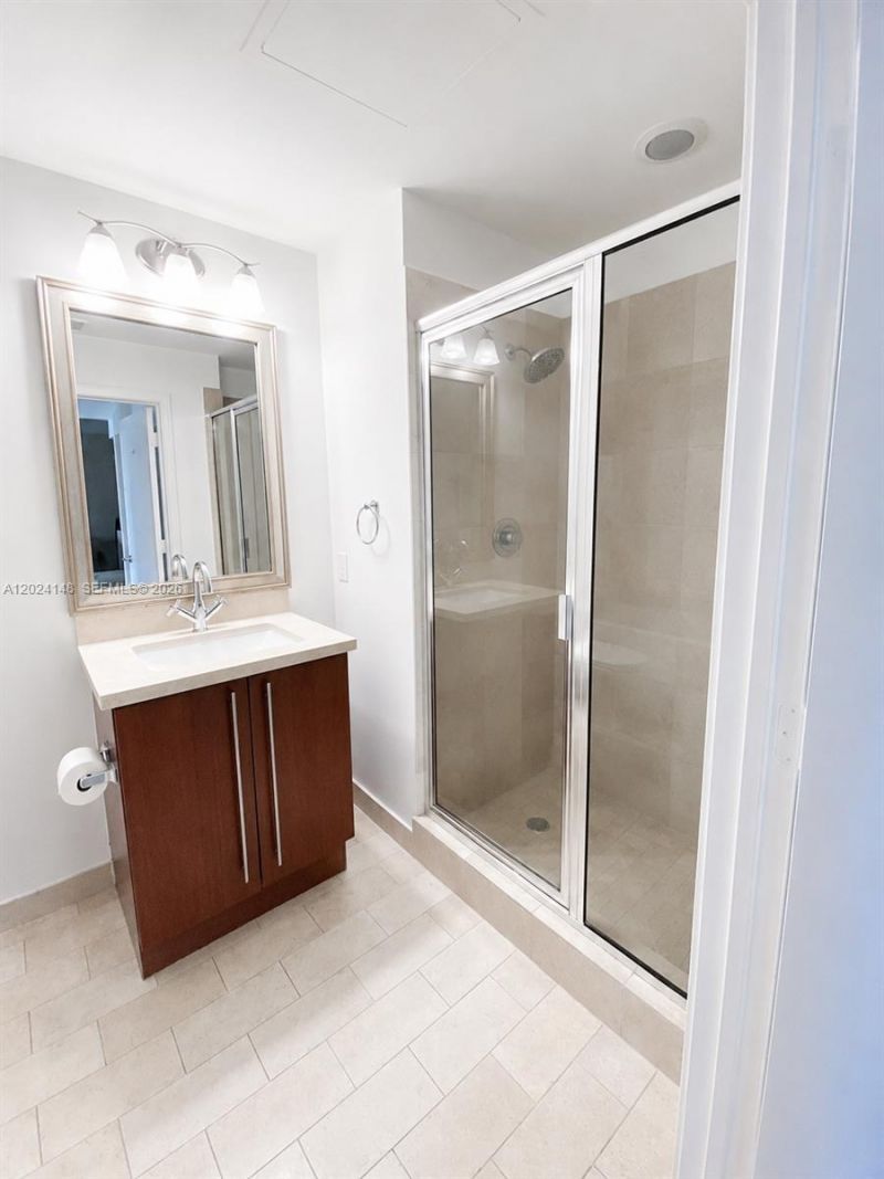 79 SW 12th St , Unit 1405-S, Miami, FL 33130 Photo