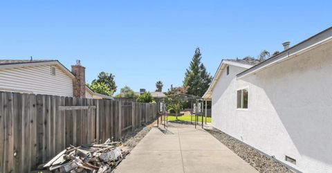 106 Perraud Dr, Folsom, CA 95630 Photo