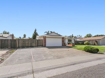 106 Perraud Dr, Folsom, CA 95630 Photo