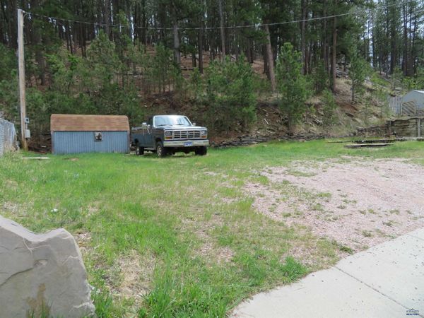 242 PINE MT AVE, Hill City, SD 57745