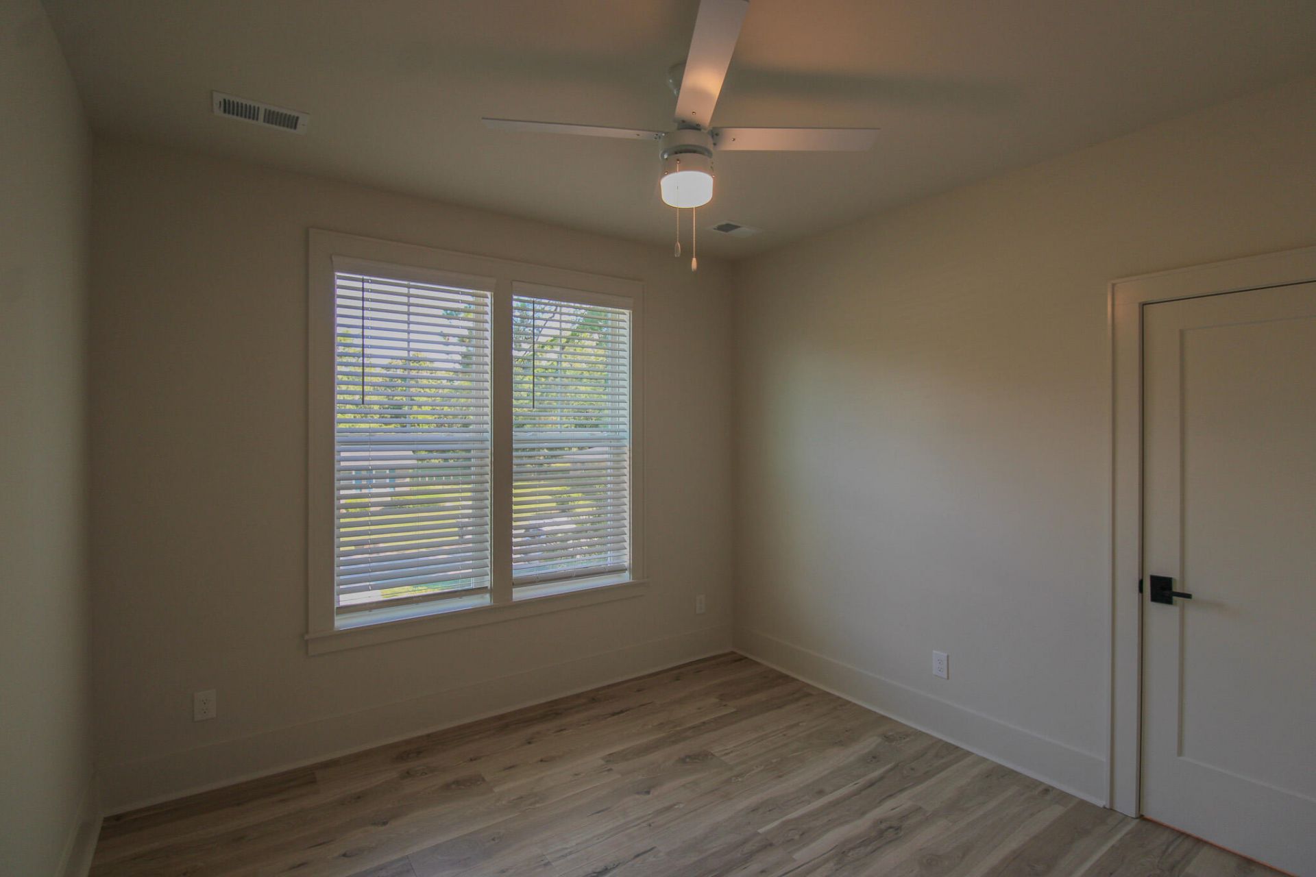 3633 Happyland Boulevard Photo 31