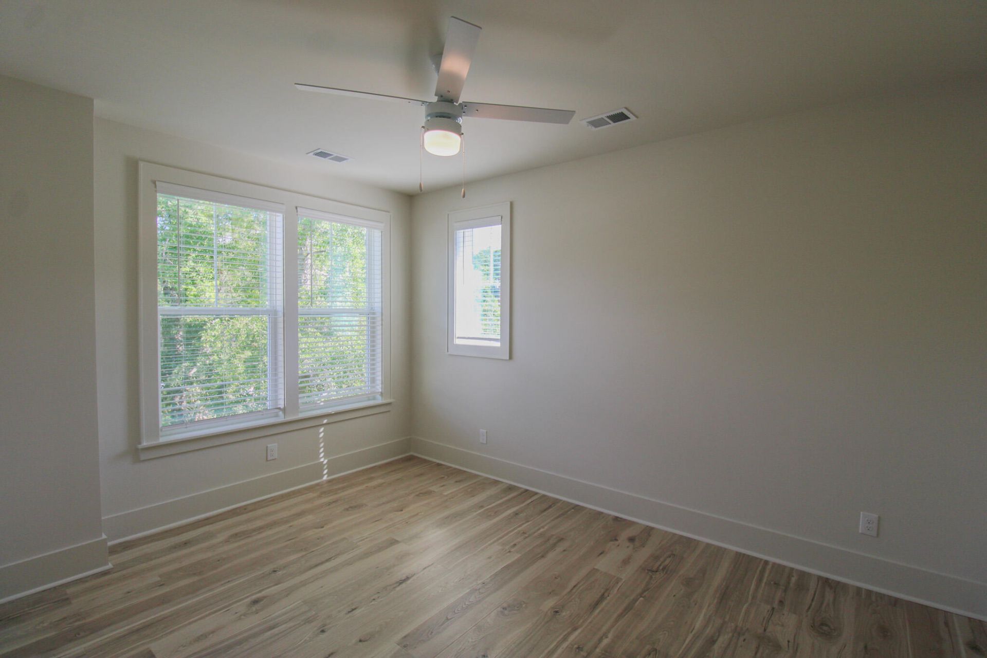 3633 Happyland Boulevard Photo 35