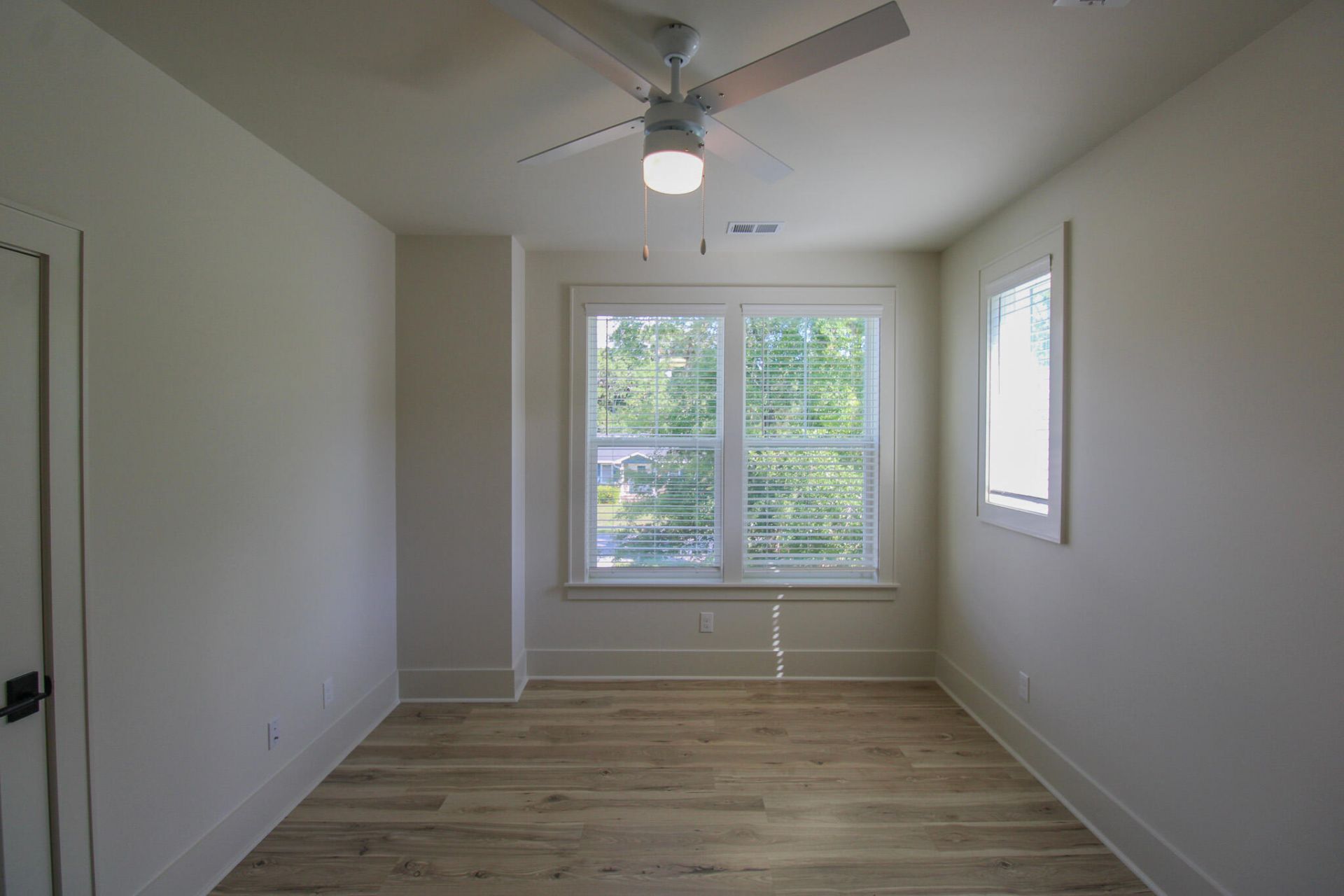 3633 Happyland Boulevard Photo 36