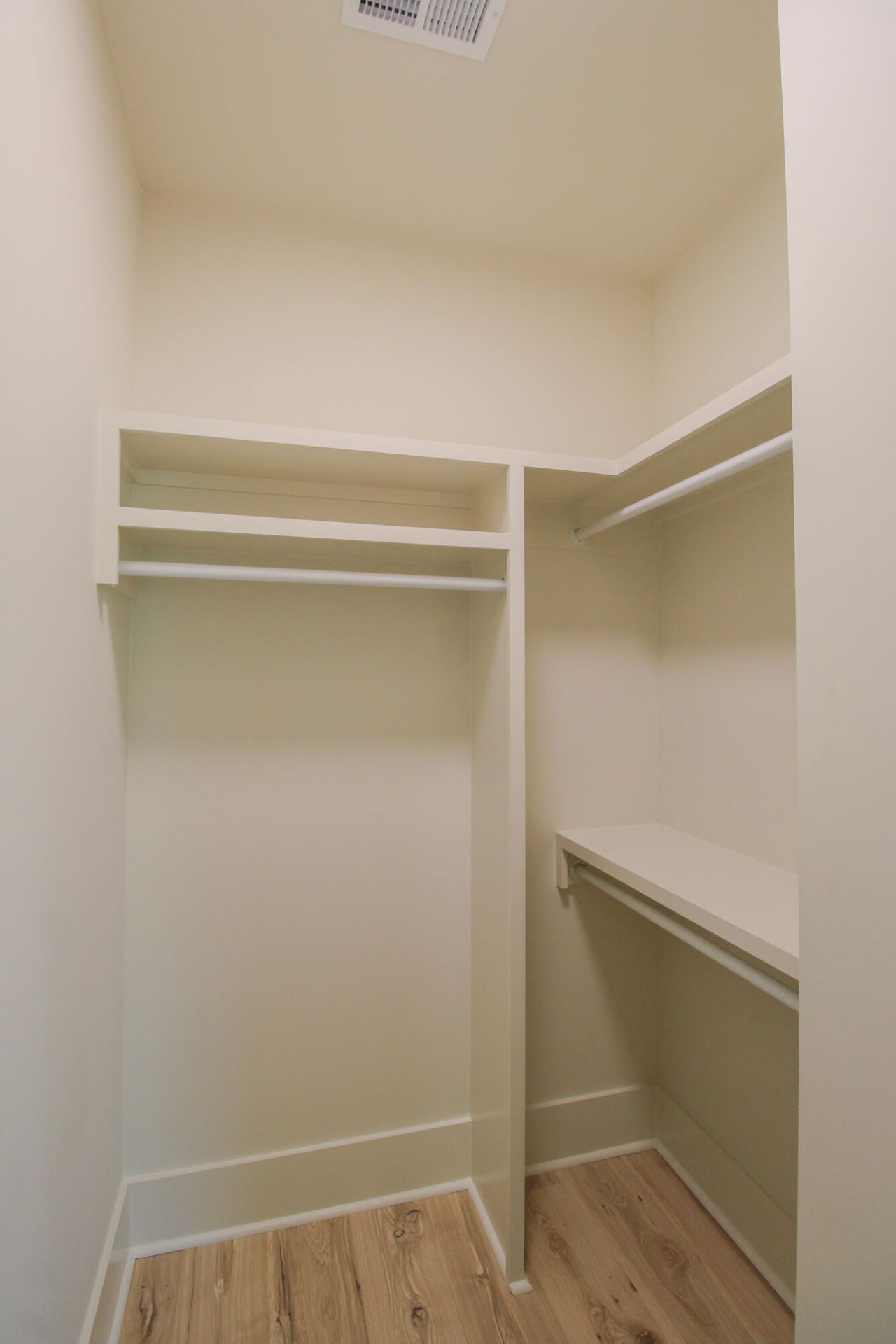 3633 Happyland Boulevard Photo 37