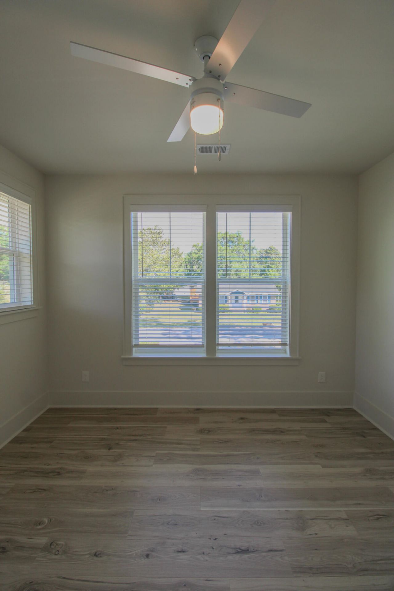 3633 Happyland Boulevard Photo 39