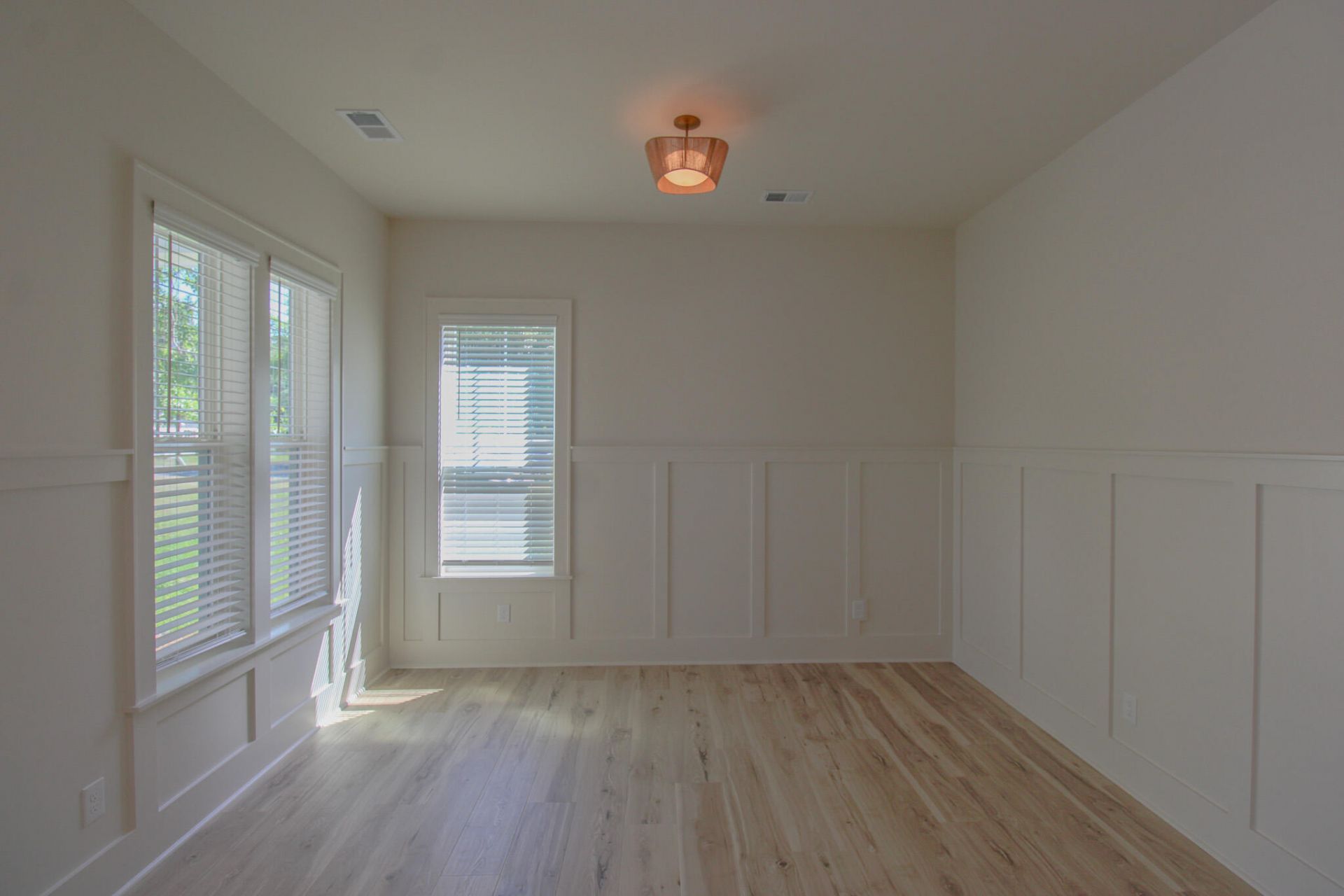 3633 Happyland Boulevard Photo 4