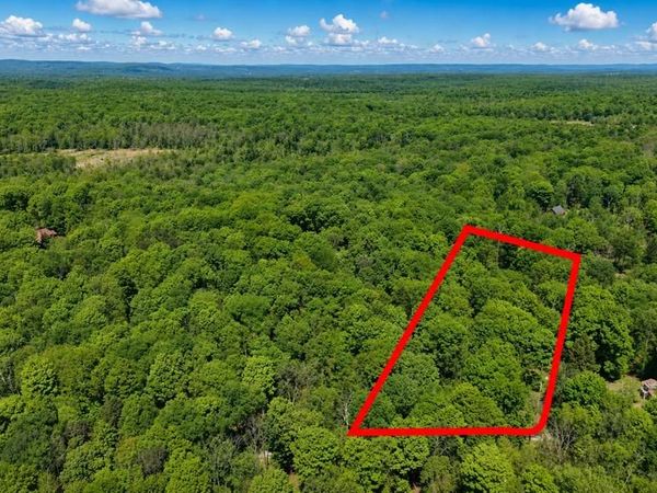 00 HUGHES DRIVE, GREENTOWN, PA 18426
