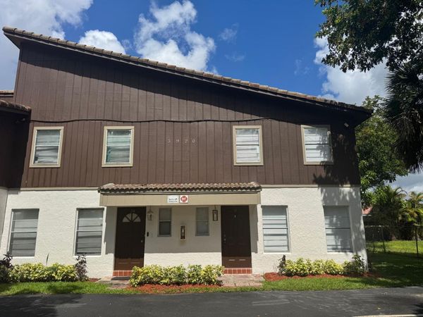 3920 Woodside Drive, Unit 14, Coral Springs, FL 33065