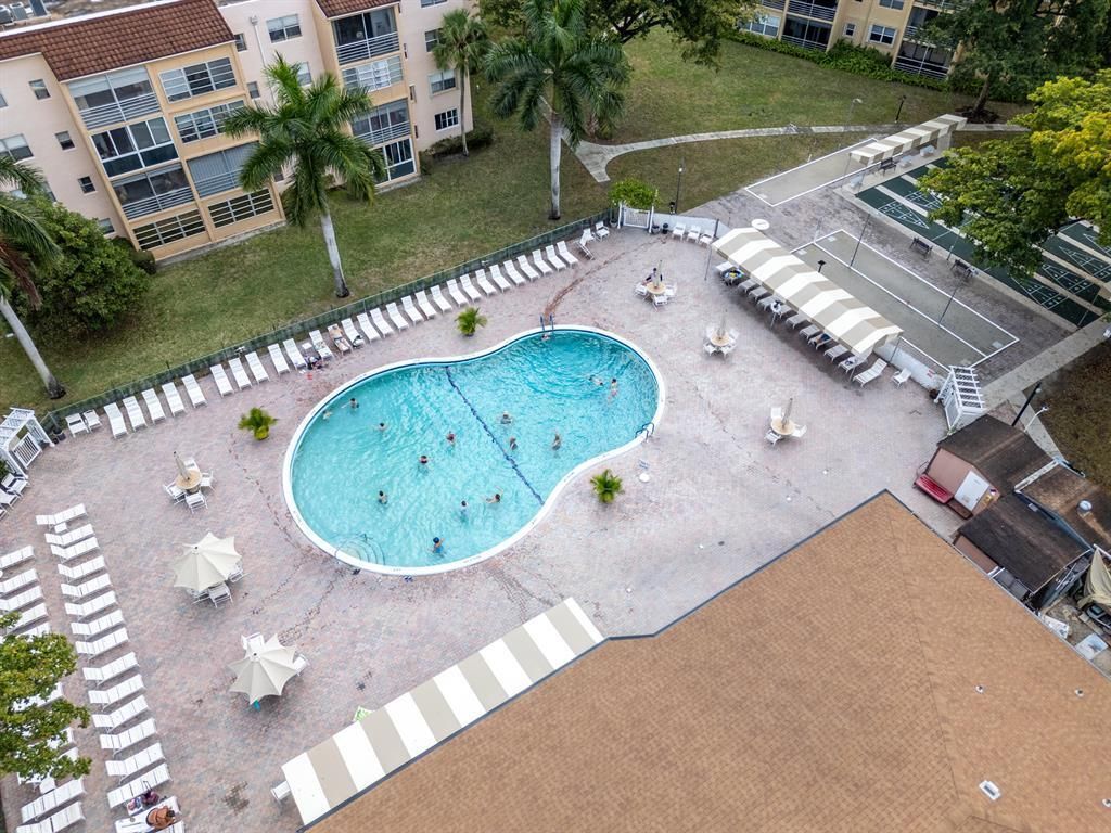 2851 Somerset Drive, Unit 208, Lauderdale Lakes, FL 33311 Photo