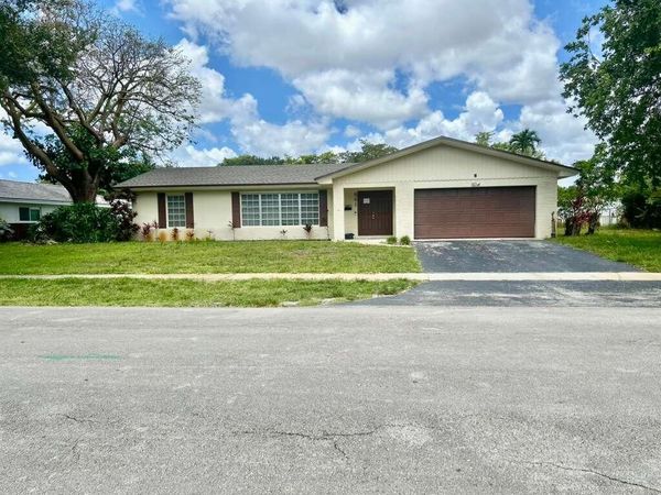 861 NW 72nd Avenue, Plantation, FL 33317