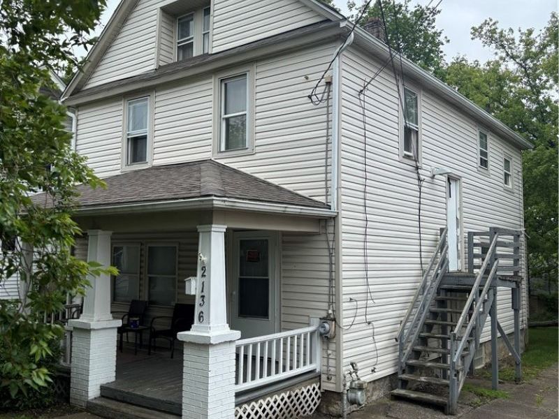 2136 16th Street SW, Akron, OH 44314 Photo 2