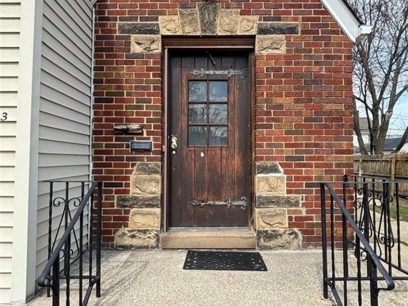 18603 Arrowhead Avenue , Cleveland, OH 44119 Photo 1