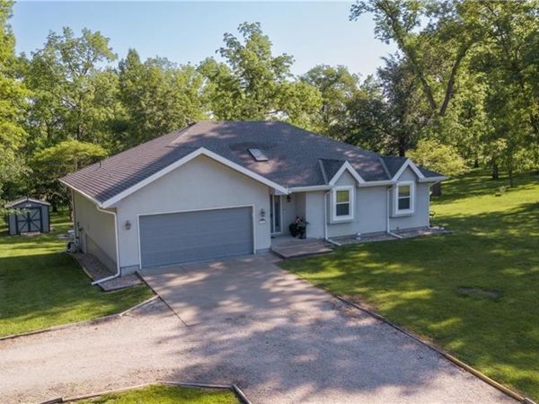 11025 SW Shagbark Road, Clarksdale, MO 64430
