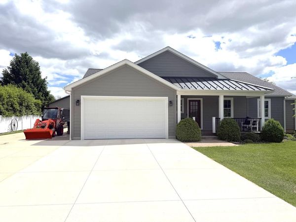 N1682 Washington AVENUE, Lake Geneva, WI 53147