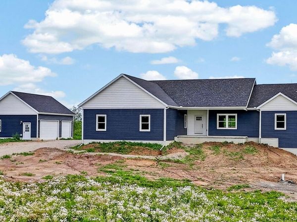 580 Trapp Lane, Hopewell, OH 43746