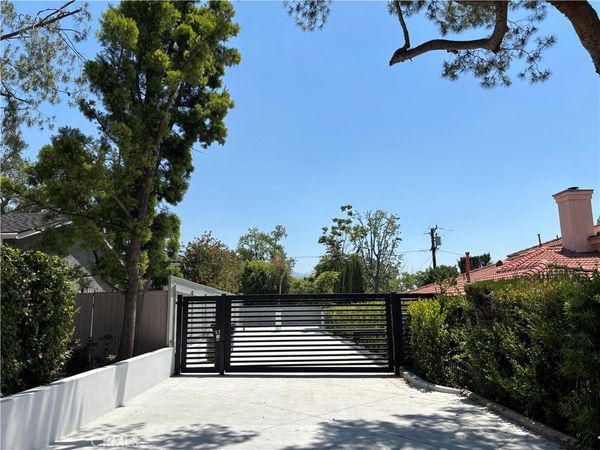 4832 La Canada Boulevard, La Canada Flintridge, CA 91011