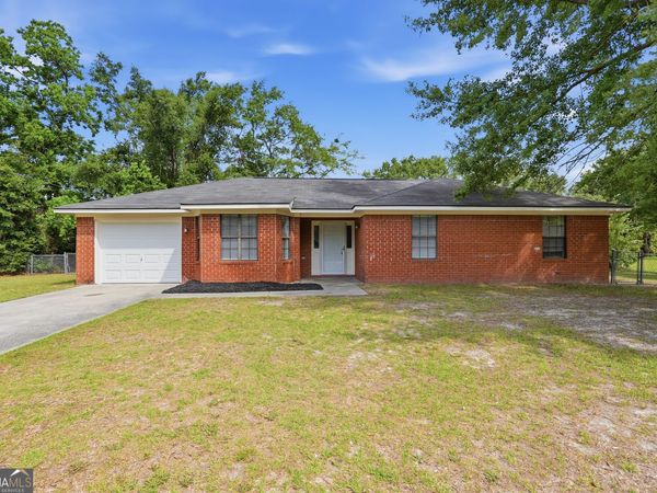 39 Henry Lane, Hinesville, GA 31313