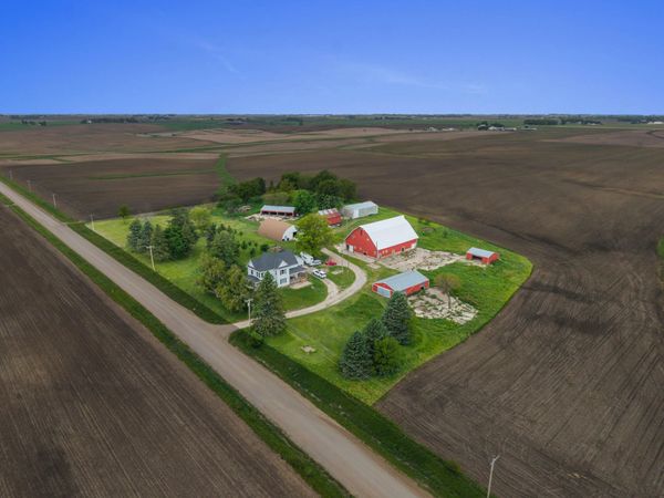 1357 265th Street, State Center, IA 50247
