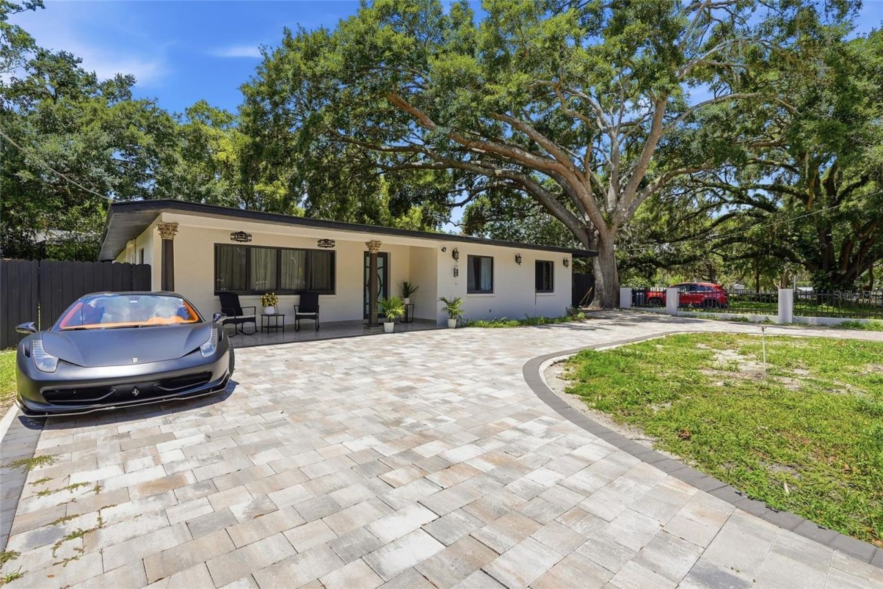 15040 Lake Magdalene Boulevard , Tampa, FL 33618 Photo