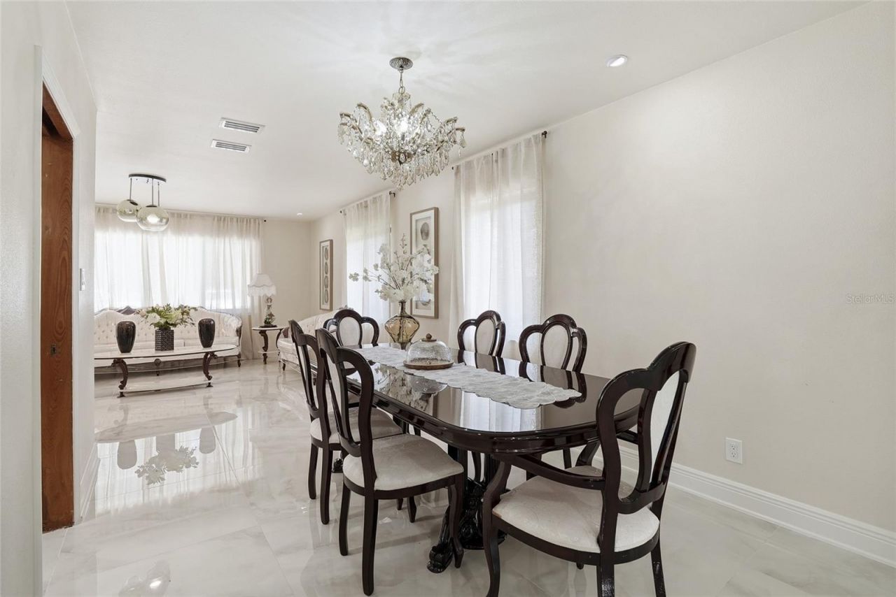 15040 Lake Magdalene Boulevard , Tampa, FL 33618 Photo