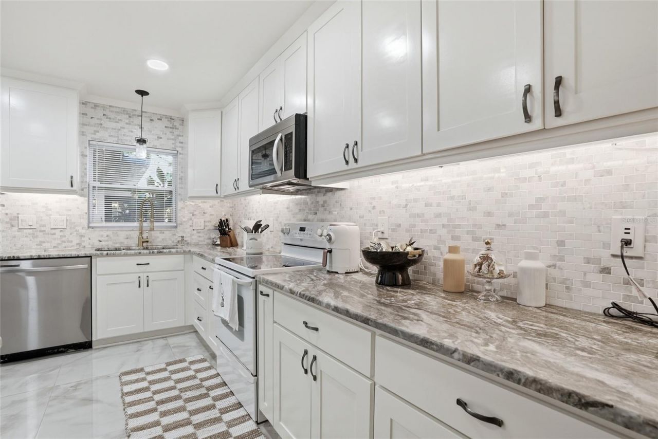 15040 Lake Magdalene Boulevard , Tampa, FL 33618 Photo