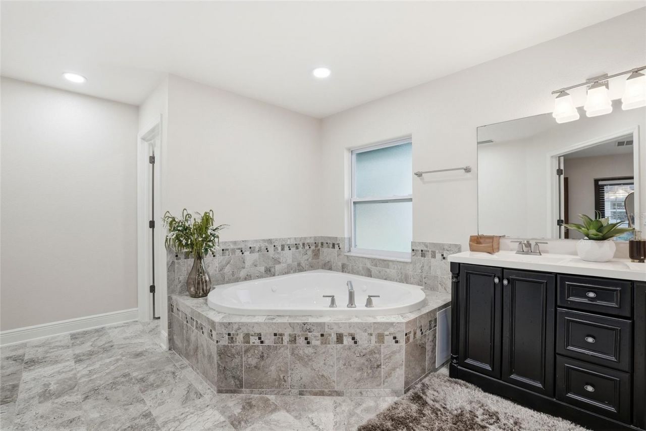 15040 Lake Magdalene Boulevard , Tampa, FL 33618 Photo