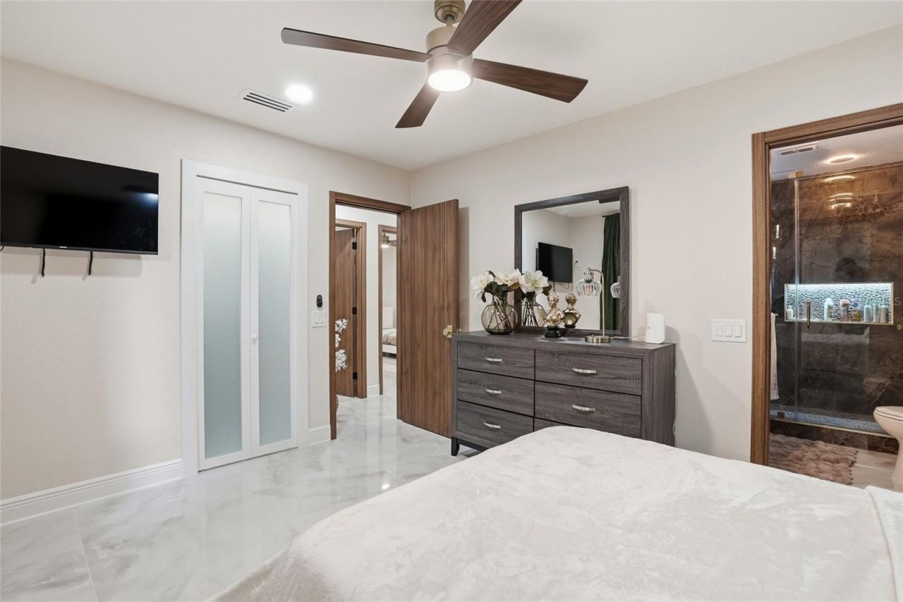 15040 Lake Magdalene Boulevard , Tampa, FL 33618 Photo