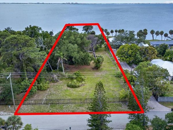 8258 LONGBAY BLVD, SARASOTA, FL 34234