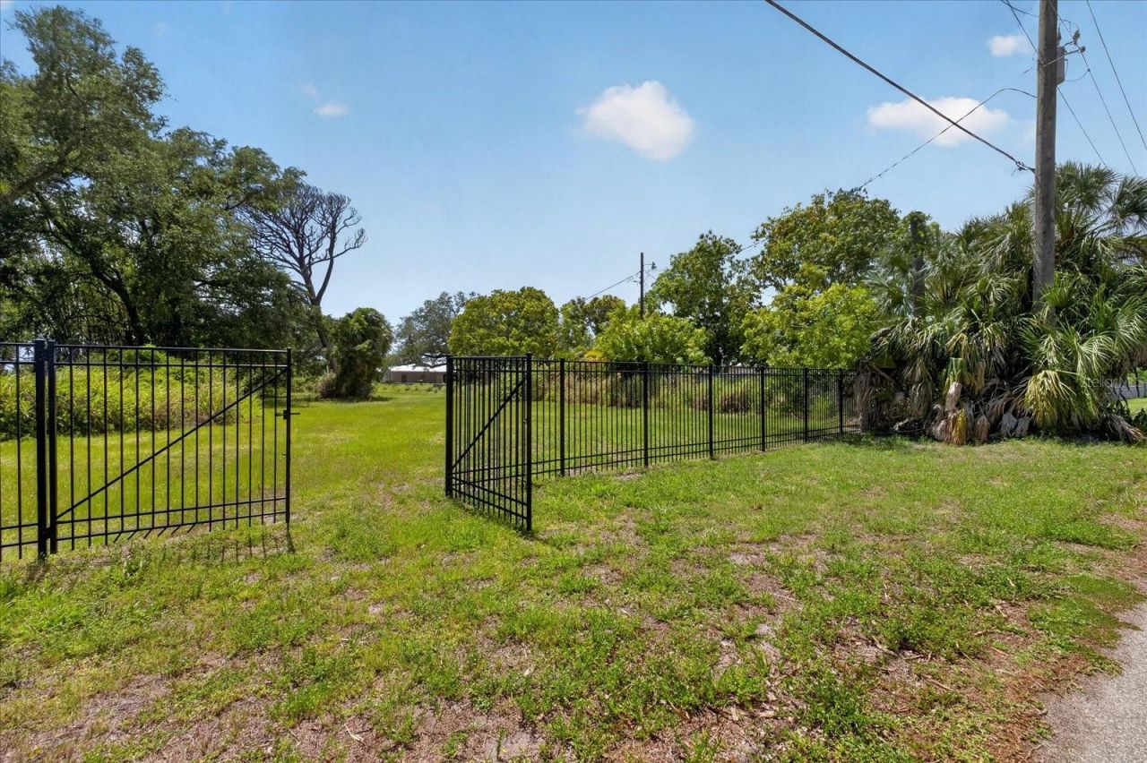 8258 Longbay Blvd, Sarasota, FL 34243 Photo