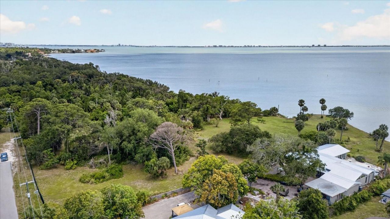8258 Longbay Blvd, Sarasota, FL 34243 Photo