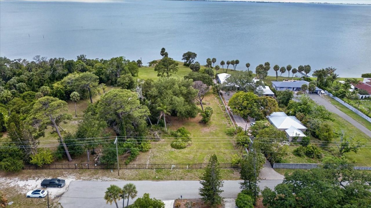 8258 Longbay Blvd, Sarasota, FL 34243 Photo