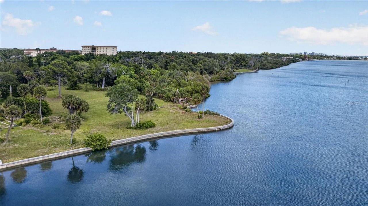 8258 Longbay Blvd, Sarasota, FL 34243 Photo