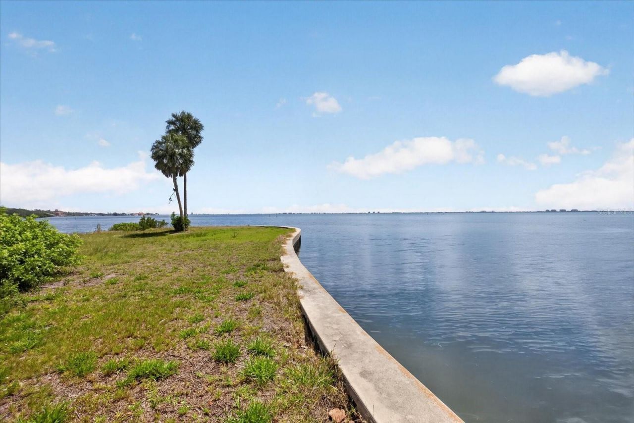 8258 Longbay Blvd, Sarasota, FL 34243 Photo