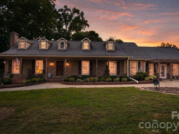 204 Old Stagecoach Road, Lawndale, NC 28090