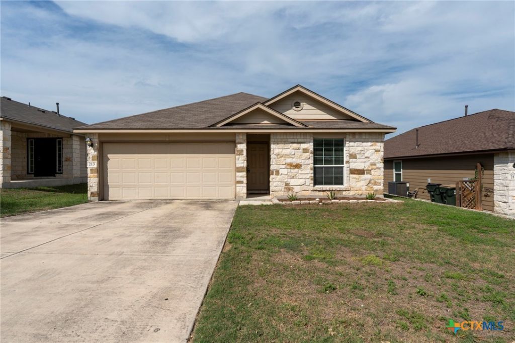 213 Hoya Lane, San Marcos, TX 78666 Main Photo