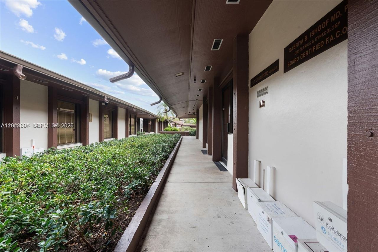 8525 SW 92nd St , Unit 16, Miami, FL 33156 Photo