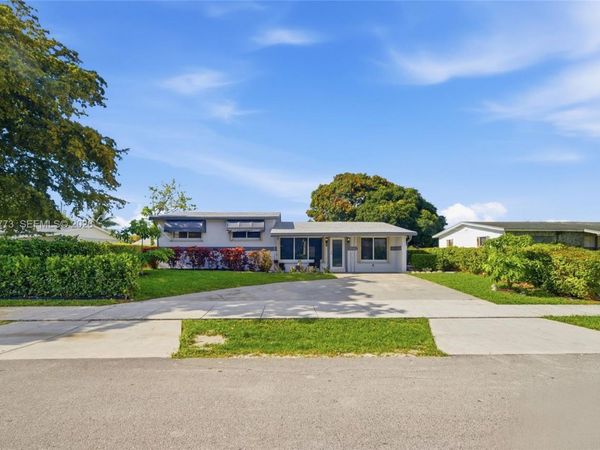 2780 NW 25 , Fort Lauderdale, FL 33311